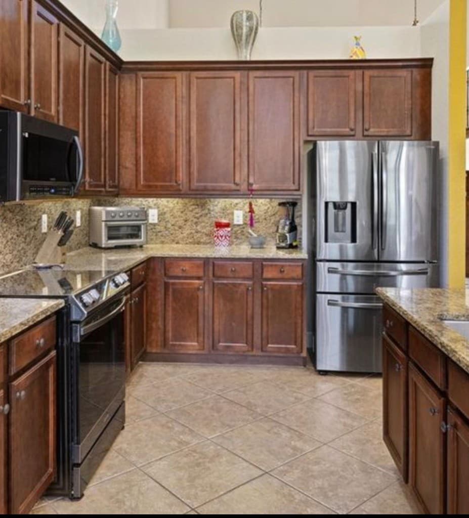 Kitchen cabinets before refinishing